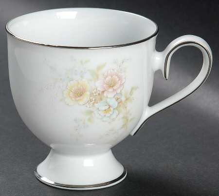 Anticipation Footed Cup