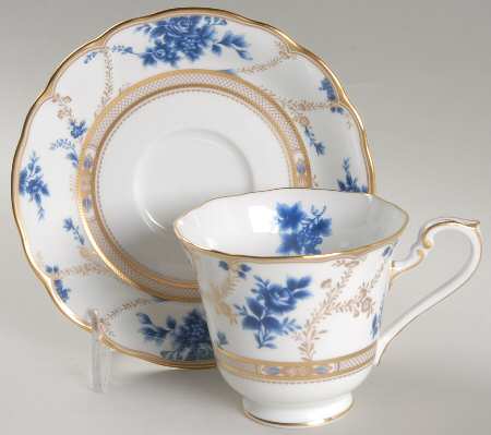 Antiquity Footed Cup & Saucer Set