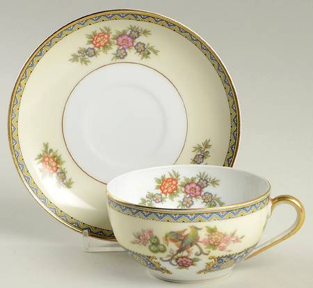 Aphrodite Flat Cup & Saucer Set