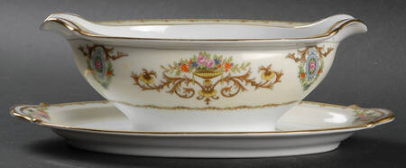 Arabella Gravy Boat with Attached Underplate