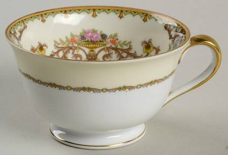 Arabella Footed Cup