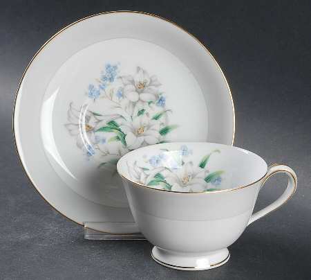 Arcadia Footed Cup & Saucer Set
