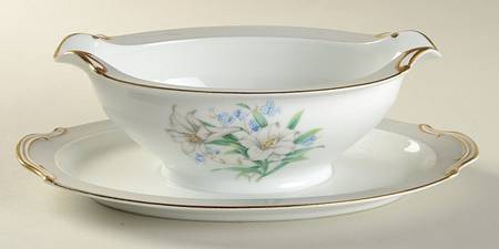 Arcadia Gravy Boat with Attached Underplate
