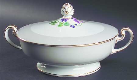 Arcola Round Covered Vegetable