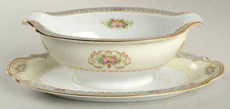 Ardmore Gravy Boat with Attached Underplate