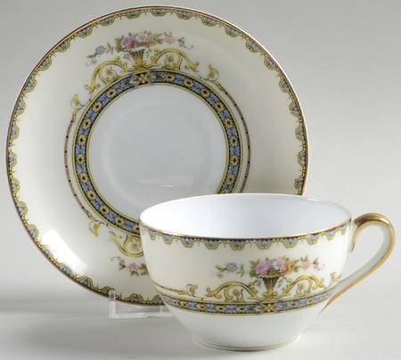 Ardsley Footed Cup & Saucer Set