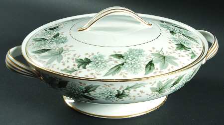 Argyle Round Covered Vegetable