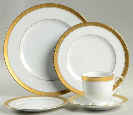 Aristocrat Gold 5 Piece Place Setting