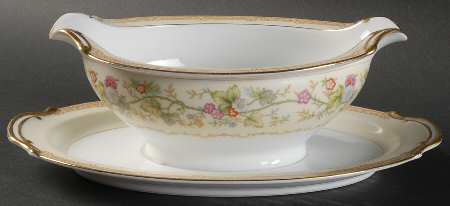 Ariana Gravy Boat with Attached Underplate