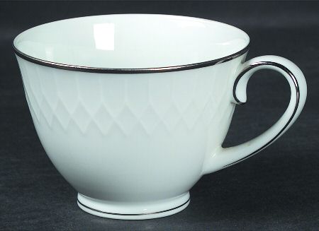 Ariana Footed Cup