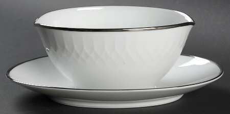 Ariana Gravy Boat with Attached Underplate