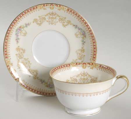 Arion Footed Cup & Saucer Set