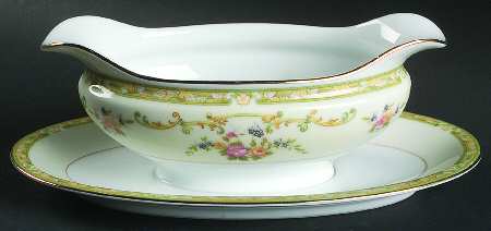 Arlene Gravy Boat with Attached Underplate
