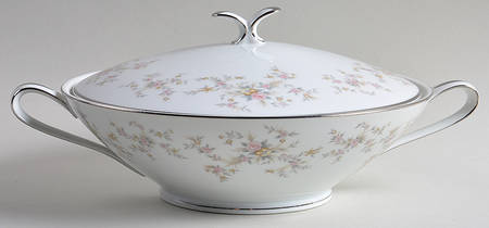 Arlene Round Covered Vegetable