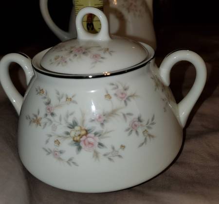 Arlene Sugar Bowl & Lid