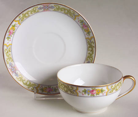 Arleigh Flat Cup & Saucer Set