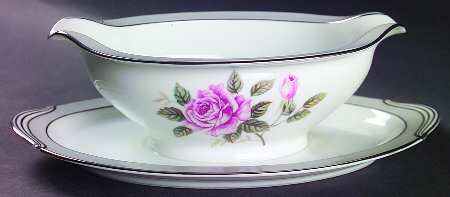 Arlington Gravy Boat with Attached Underplate