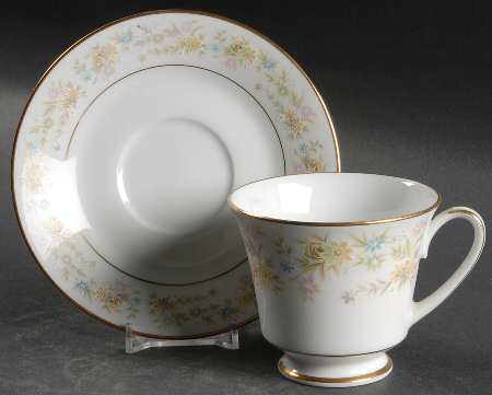 Arlington Footed Cup & Saucer Set