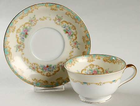 Arnaud Footed Cup & Saucer Set