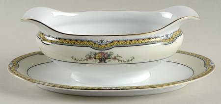 Arona Gravy Boat with Attached Underplate