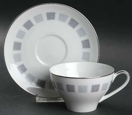 Arroyo Flat Cup & Saucer Set