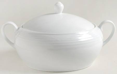 Arctic White Round Covered Vegetable