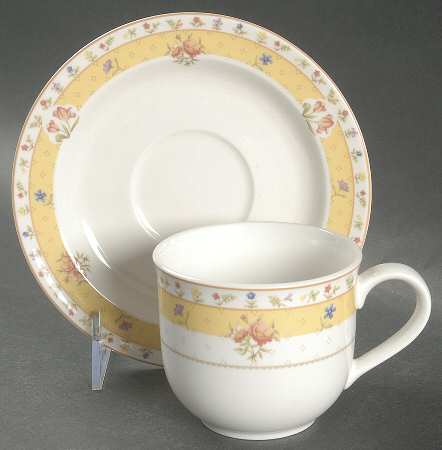 Aspen Flowers Flat Cup & Saucer Set