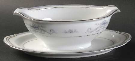 Ashby Gravy Boat with Attached Underplate