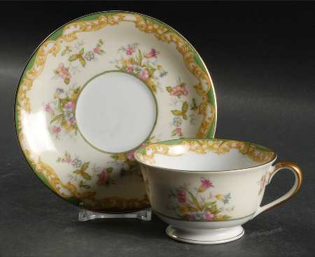 Ashby Footed Cup & Saucer Set