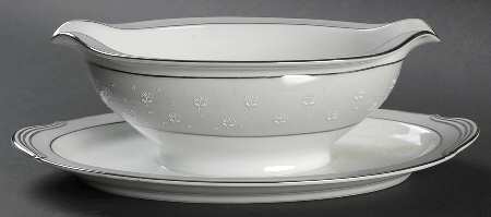 Ashley Gravy Boat with Attached Underplate