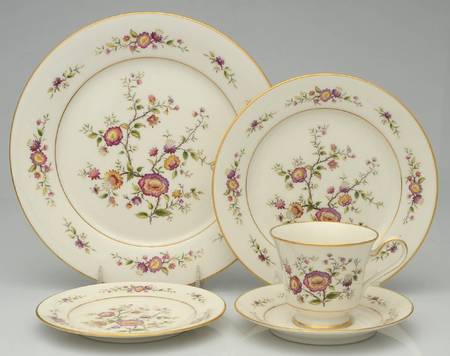 Asian Song 40 Piece Estate Set