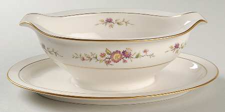 Asian Song Gravy Boat with Attached Underplate