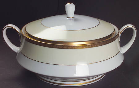 Astoria Round Covered Vegetable
