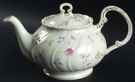 Astair Teapot & Lid
