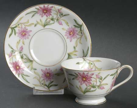 Astoria Oversized Cup & Saucer Set