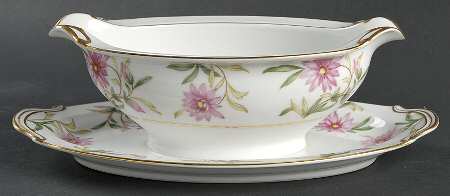 Astoria Gravy Boat with Attached Underplate