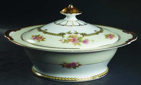 Aubery Round Covered Vegetable