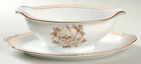 Auburn Gravy Boat with Attached Underplate