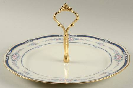 Auburndale Round Serving Plate with Handle (DP)