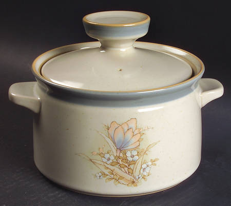 Autumn Day 1.25 Qt Round Covered Casserole