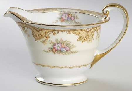 Aurora Creamer