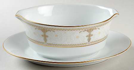 Aurelia Gravy Boat with Attached Underplate
