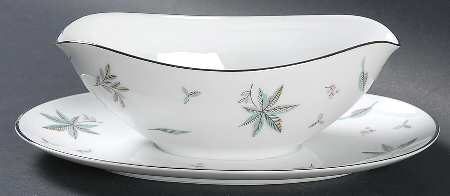 Automne Gravy Boat with Attached Underplate