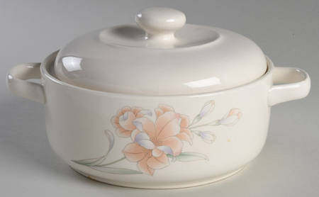 Aventura 1.25 Qt Round Covered Casserole