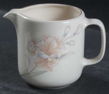Aventura Large Gravy Boat/Pitcher