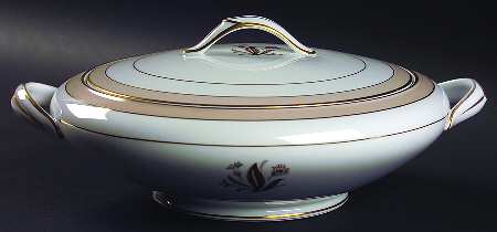 Avon Round Covered Vegetable