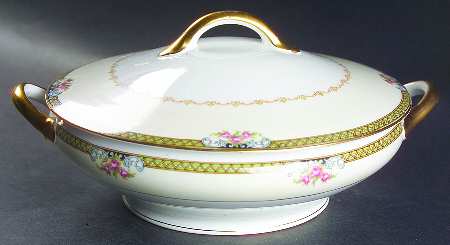 Avoca Round Covered Vegetable