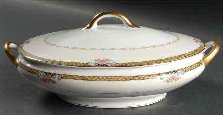 Avoca Oval Covered Vegetable