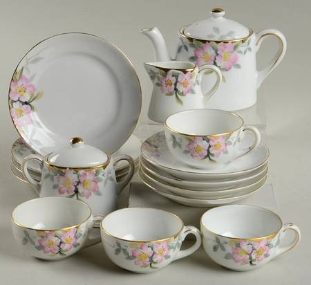 Azalea (17 Piece) Child's Tea Set