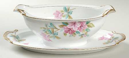 Azalea Gravy Boat with Attached Underplate